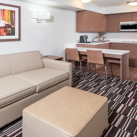Microtel Inn & Suites By Wyndham Fort Saint John Fort St. John Exteriör bild