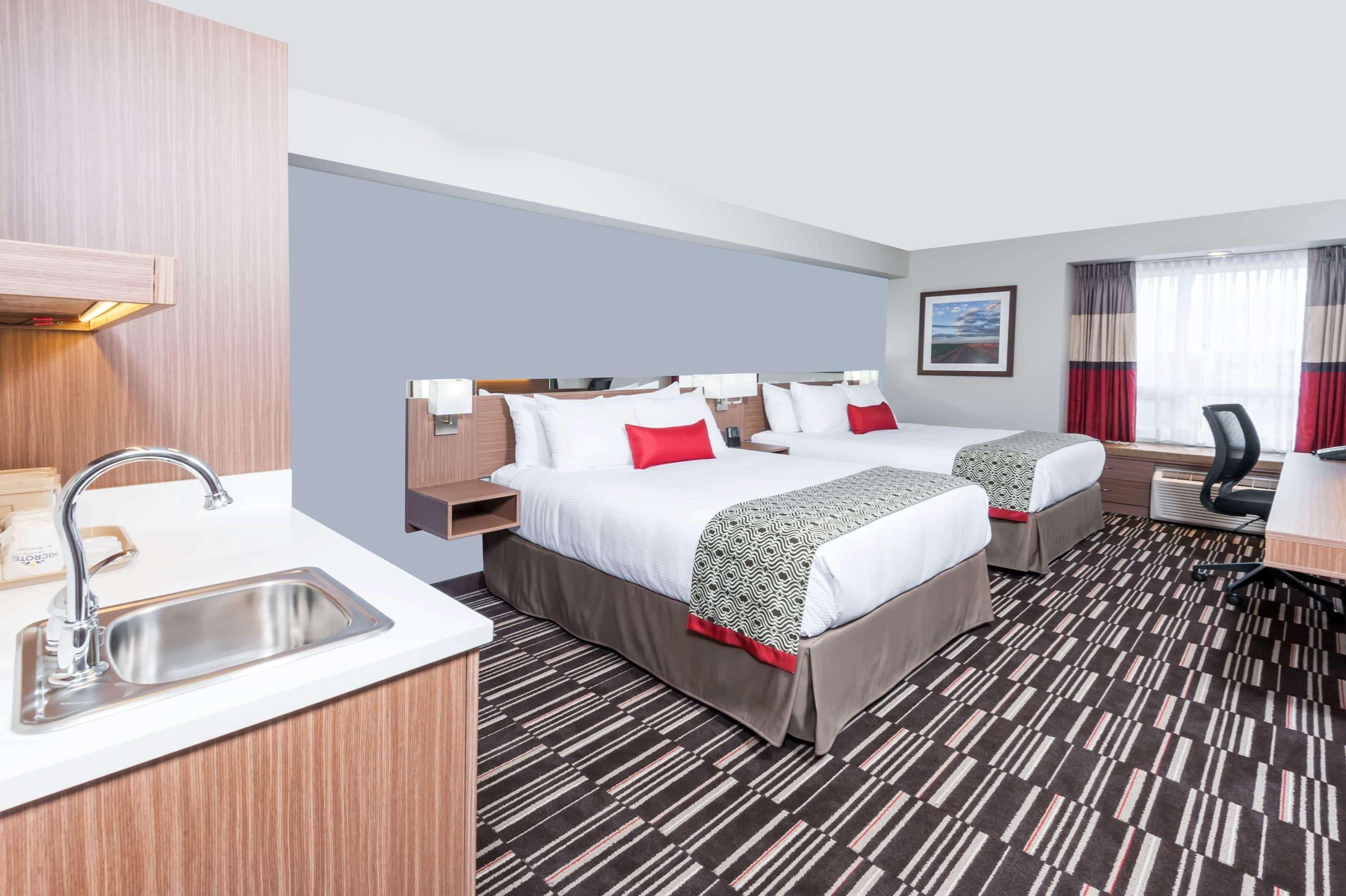 Microtel Inn & Suites By Wyndham Fort Saint John Fort St. John Exteriör bild