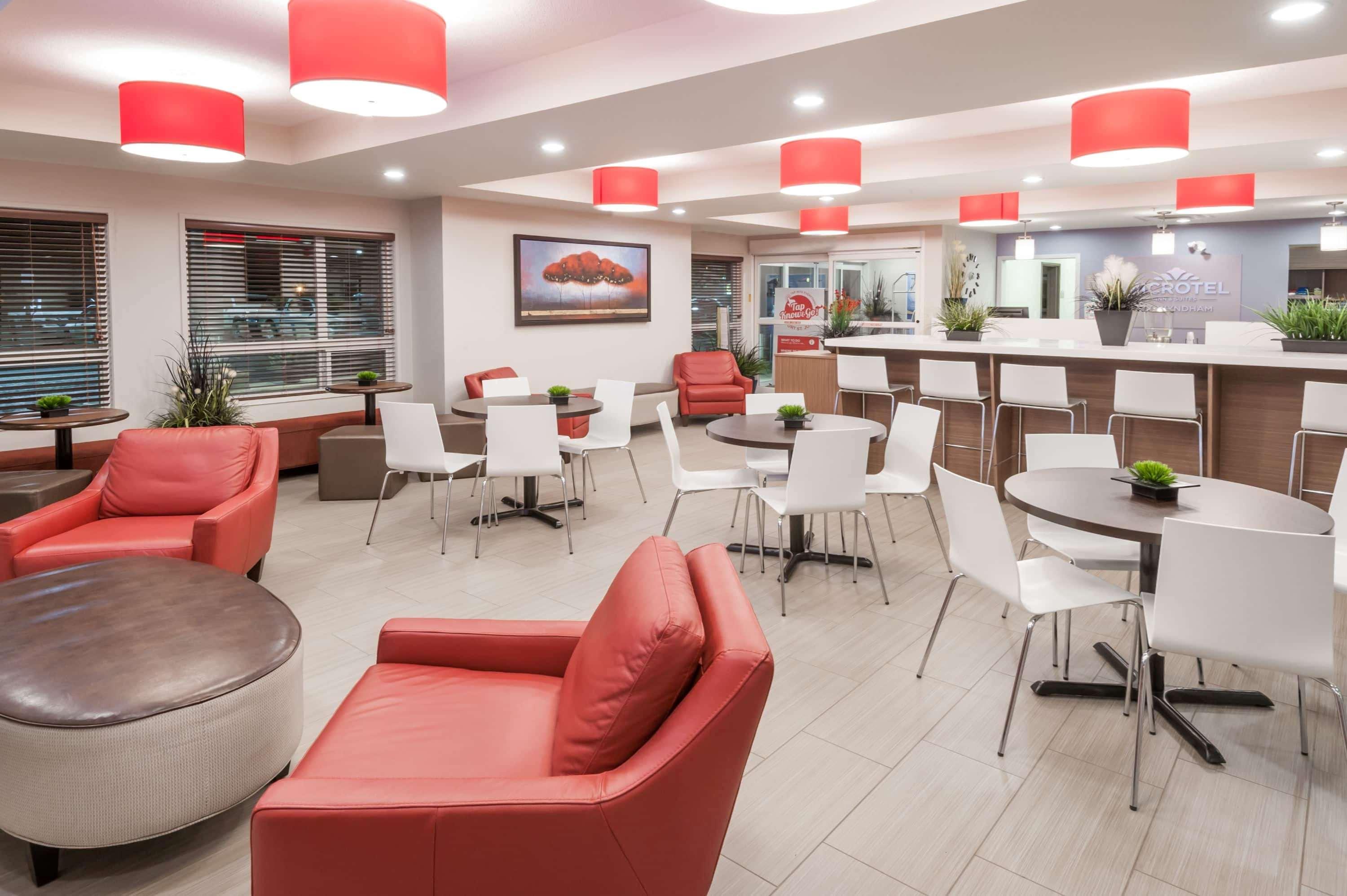 Microtel Inn & Suites By Wyndham Fort Saint John Fort St. John Exteriör bild