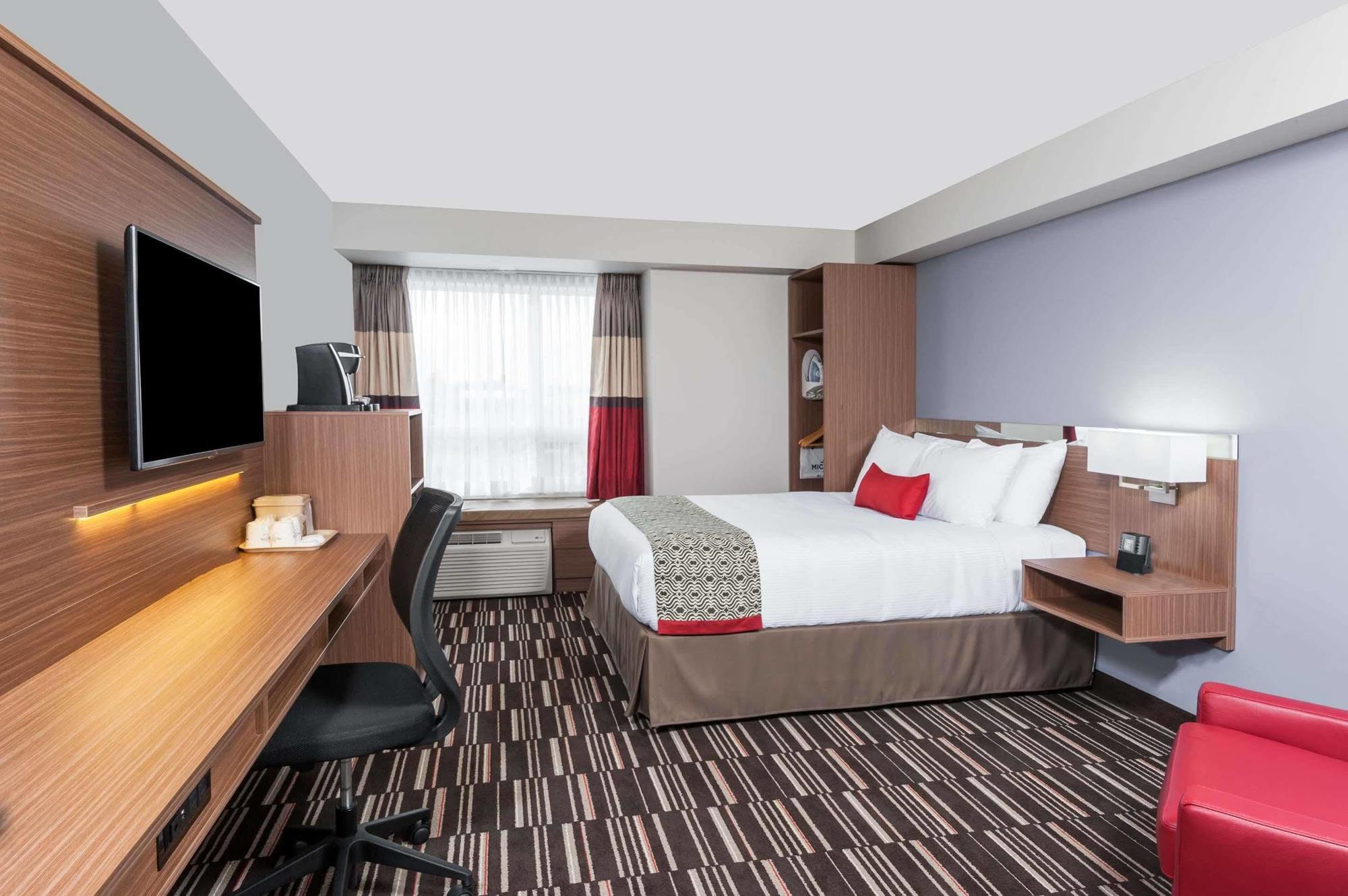Microtel Inn & Suites By Wyndham Fort Saint John Fort St. John Exteriör bild