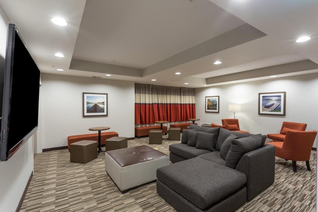 Microtel Inn & Suites By Wyndham Fort Saint John Fort St. John Exteriör bild